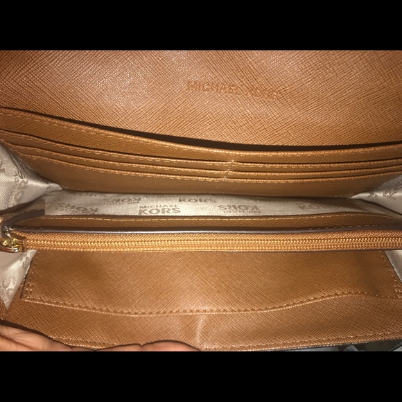 Michael Kors wallet - Picture 4 of 5